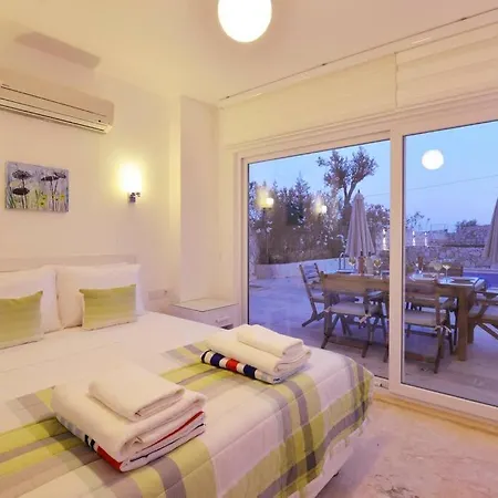 - 3 Bed With Large Private Pool *