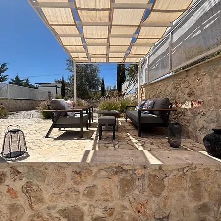 - 3 Bed With Large Private Pool Ferienhaus