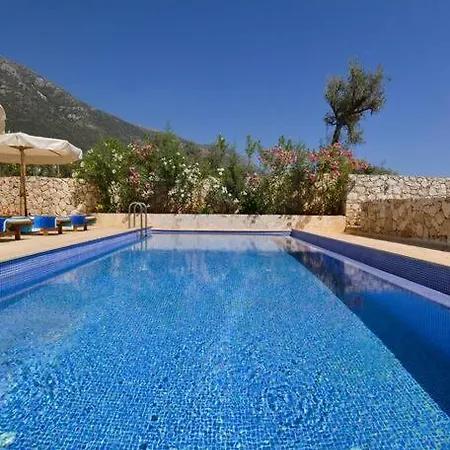 - 3 Bed With Large Private Pool *